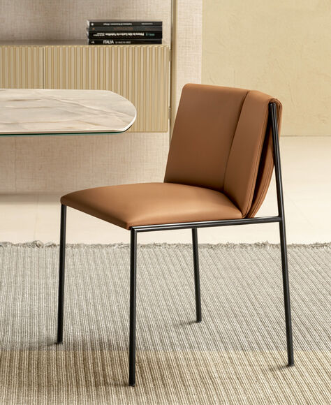 sedia moderna in pelle